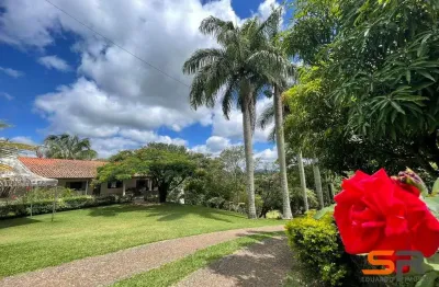 Belíssima chácara em louveira - casa principal e casa caseiro - piscina e campo.