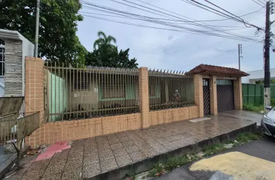 Casa em flores - 360m² - ampla com quintal e jardim - excelente localização