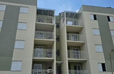 Apartamento no 3º andar com varanda gourmet, pé direito alto com vista para mata.