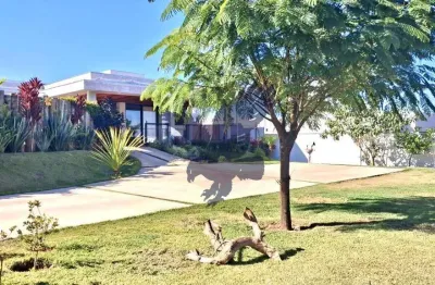 Casa em condomínio fechado com 4 quartos à venda na therezinha colauto bertani, 323, residencial parque laguna ii, botucatu, 284 m2 por r$ 2.070.000