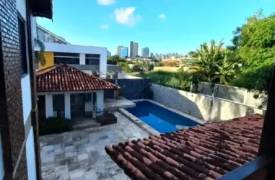 Casa de 4 quartos no itaigara- grande confortável bem localizada em área nobre