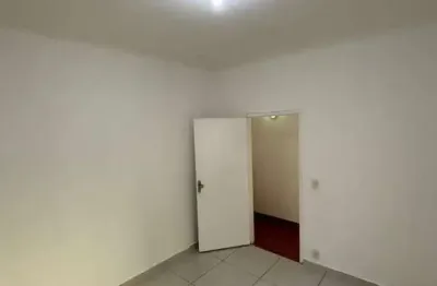 Casa para Locação em Sorocaba, Vila Trujillo, 2 dormitórios, 1 suíte, 2 banheiros