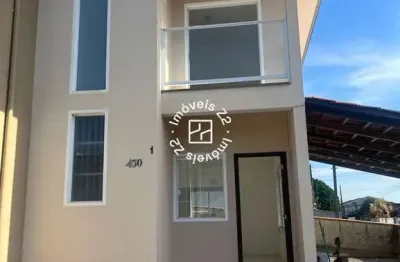 Casa com 2 quartos para alugar na vila nova, joinville  por r$ 1.900