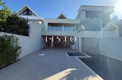 Casa Primeira Locação à Venda no Condomínio Blues Houses Barra da Tijuca com 400m2