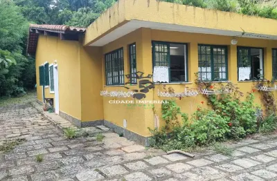 Oportunidade carangola. casa a venda com 4 suites , jardim, gramado r$ 780.000,00