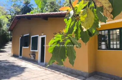 Oportunidade carangola. casa a venda com 4 quartos , jardim, gramado r$ 780.000,00