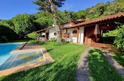 Casa exclusiva pra locação com 3 quartos, piscina, sauna, apto de hospedes. r$ 6.500,00 + txs