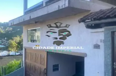 Oportunidade na mosela - ampla casa com 3 quartos, varanda e garagem só r$ 450.000,00