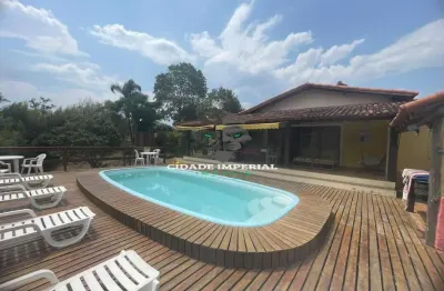 Itaipava - petrópolis. vendo linda propriedade !  casa linear com 4 quartos jardim , piscina
