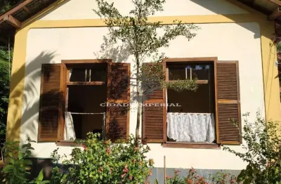 Centro historico de petropolis casa na rua piabanha com 3 quartos só r$ 340.000,00