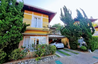 Nogueira alugo bela casa de condomínio com 3 quartos - jacuzzi - garagem r$ 5.500,00 + txs