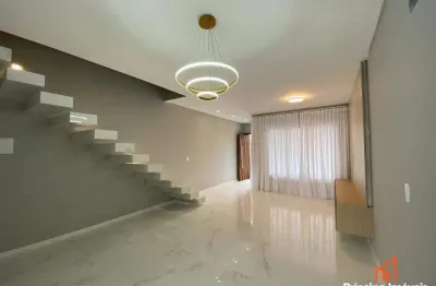 Casa com 3 quartos para alugar na Rua Riachuello, 268, Bom Retiro, Joinville