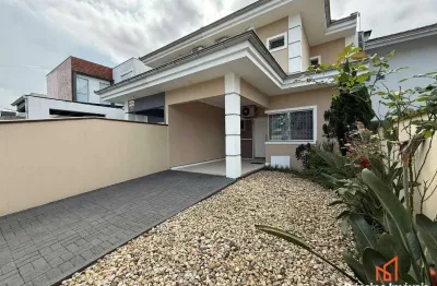 Casa com 3 quartos à venda na Rua Jutta Hagemann, 46, Vila Nova, Joinville