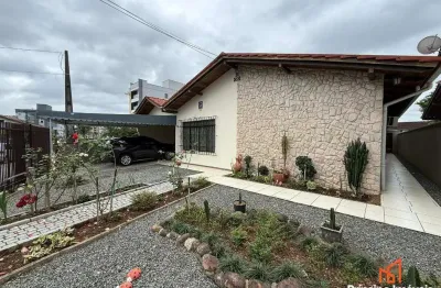 Casa com 6 quartos à venda na Rua Desembargador Guilherme Abry, 74, Saguaçu, Joinville