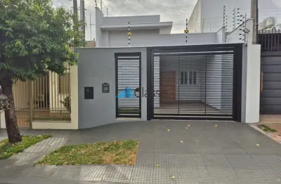Casa com 3 quartos à venda na Rua Pioneiro Raul Parandiuc, 42, Residencial Moreschi, Maringá