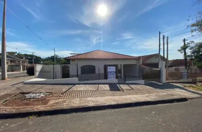 Casa com 3 quartos para alugar na Rua Bogotá, 487, Vila Morangueira, Maringá, 283 m2 por R$ 2.200