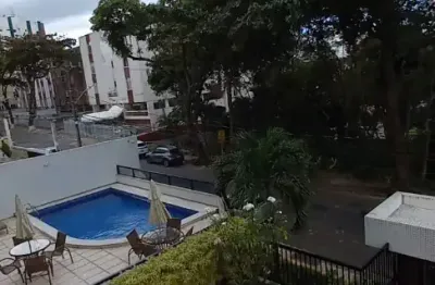 Lindo apartamento, excelente localização, 2 suítes e 2 por andar.
