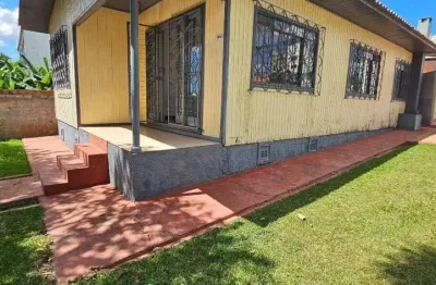 Casa com 3 quartos para alugar na Rua Souza Naves, Parque São Paulo, Cascavel
