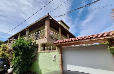 Casa triplex em vila fechada/ freguesia com 4 quartos, 382m²
