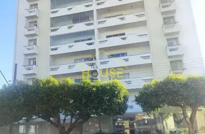 Apartamento à venda: com três dormitórios sendo uma suíte, salas, cozinha, garagem, no centro patri