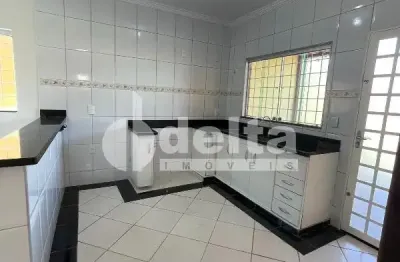 Casa no bairro são jorge: espaço praticidade, conforto e bem-estar
