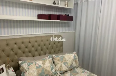 Para você que deseja morar no bairro santa monica. excelente apartamento amplo com localização privilegiada. perfeito para morar ou para investimento.