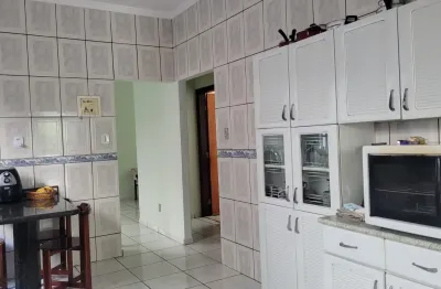 Santa rosa. excelente casa em bairro tranquilo com fácil acesso a todas as regiões da cidade.