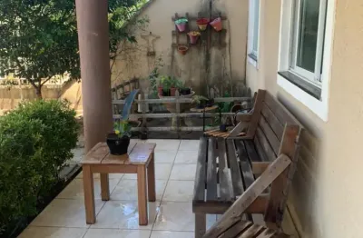 Casa duplex à venda – 3 suítes, piscina e churrasqueira – 225 m²