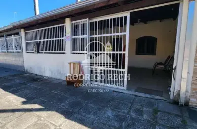 Casa 2 quartos próximo ao mar em praia de leste- pontal do paraná
