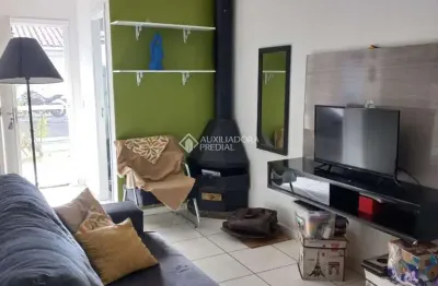Casa em condomínio fechado com 2 quartos à venda na rua santiago dantas, 235, três vendas, pelotas, 58 m2 por r$ 280.000