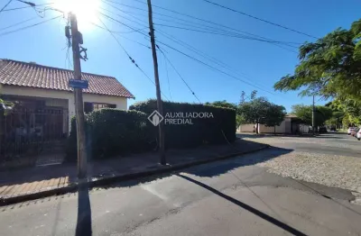 Casa com 2 quartos à venda na rua santiago, 270, passo da areia, porto alegre, 184 m2 por r$ 600.000