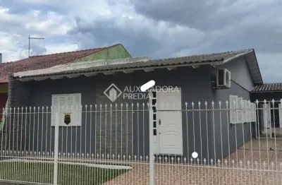 Casa com 4 quartos à venda na rua xavantes, 435, vila monte carlo, cachoeirinha, 220 m2 por r$ 650.000