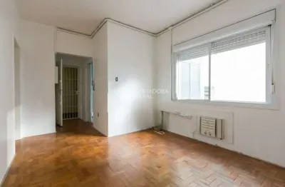 Apartamento com 2 quartos à venda na rua felipe camarão, 686, rio branco, porto alegre, 63 m2 por r$ 360.000