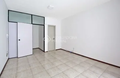Sala comercial à venda na avenida cristóvão colombo, 1023, floresta, porto alegre, 33 m2 por r$ 106.210