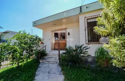 Casa com 3 quartos à venda na rua josé antônio aranha, 55, três figueiras, porto alegre, 172 m2 por r$ 1.350.000