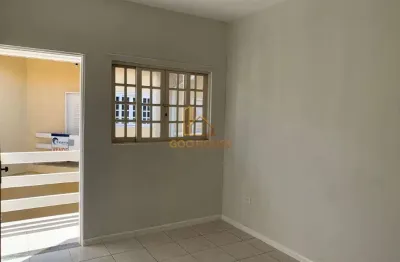 Sobrado em condominio fechado, com 73 m, 1 vaga, sacada nos dormitorios confortaveis, 1 banheiro, 1 lavabo, quintal