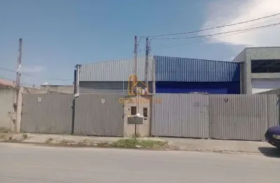 250 metros,pe direito 7 metros, trifasico, portao automatico, mezanino,2 banheiros, bombeiro e toda documentacao em dia.