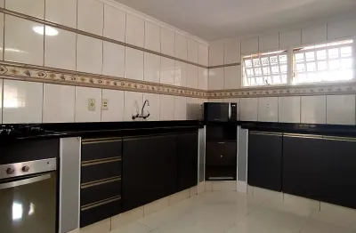 Casa à venda com 3 quartos e churrasqueira no jardim marabá em araras sp