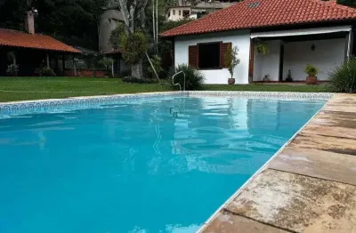 Casa à venda em petrópolis, nogueira, com 4 quartos, 243m²