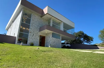 Sobsobrado com 5 suítes no recanto santa barbara - jambeiro