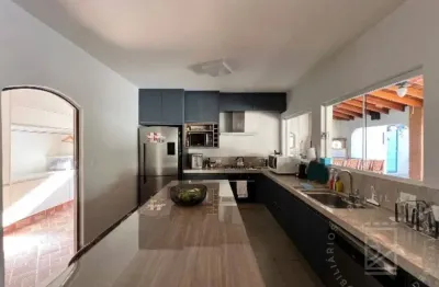 Sobrado de 448m² 5 quartos sendo 3 suítes na cidade vista verde