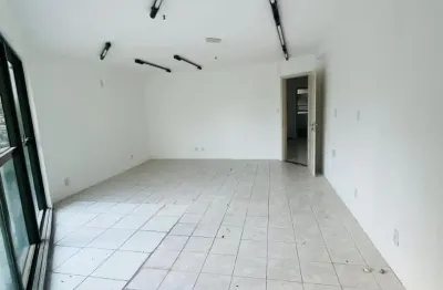 Sala comercial para locação 80m² ed metropolitan centro sjc