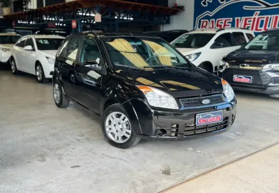 Fiesta hatch class 1.0 8v flex completo com baixa km e procedência