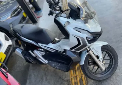 Honda adv 150