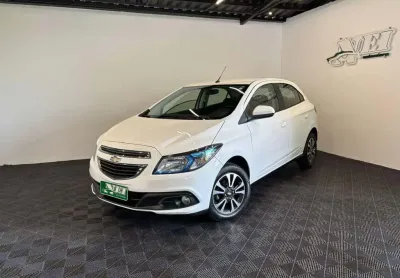 Chevrolet Onix HATCH LTZ 1.4 8V FlexPower 5p Mec.  - Branca - 2015/2016