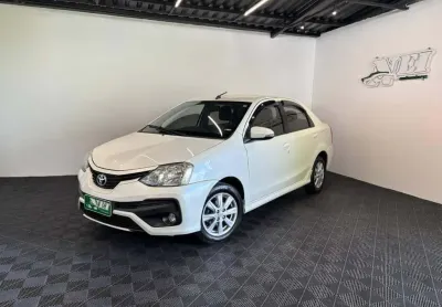 Toyota Etios XLS Sedan 1.5 Flex 16V 4p Aut.  - Branca - 2017/2018