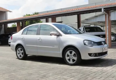 Volkswagen polo sedan comfort. i motion 1.6 t.flex 4p - prata - 2013/2014