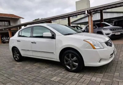 Nissan sentra s 2.0/ 2.0 flex fuel 16v mec.  - branca - 2011/2012