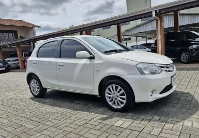 Toyota etios xls 1.5 mec - branca - 2012/2013