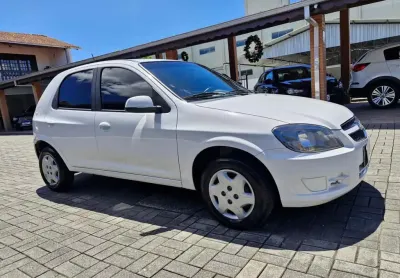 Chevrolet celta lt 1.0 4p - branca - 2015/2015